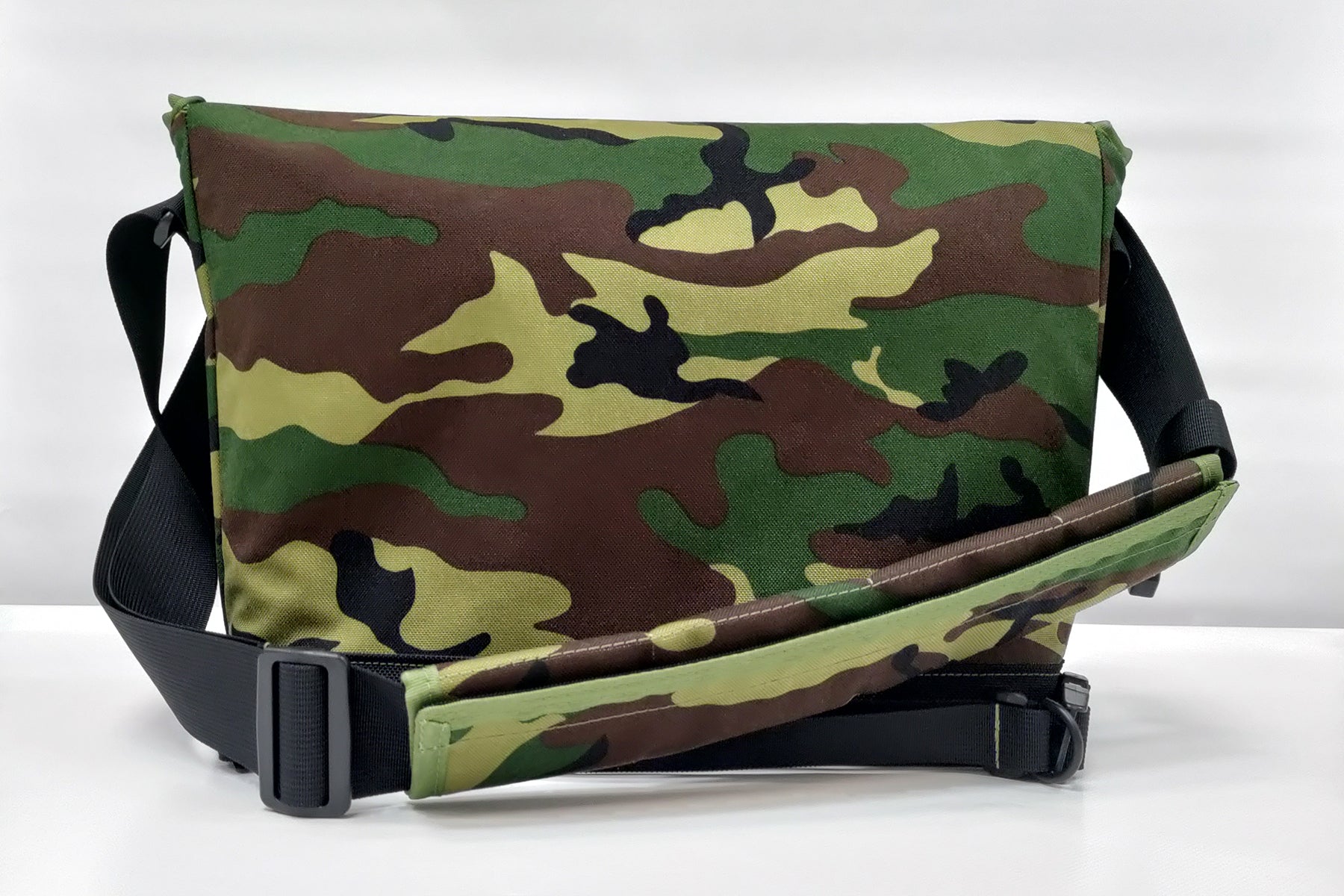Small Messenger bag in Camo with white lining